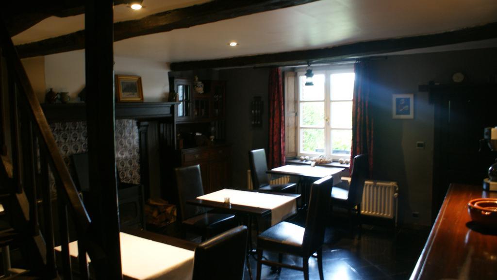 B&B Le Secret Du Bois Bourseigne-Vieille Exteriör bild
